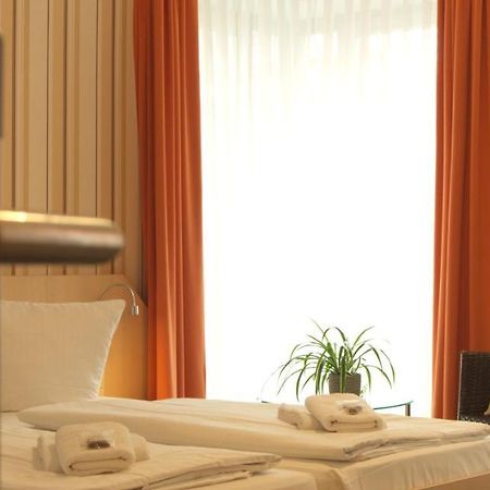 Mueritzperle Hotel วาเริน ภายนอก รูปภาพ